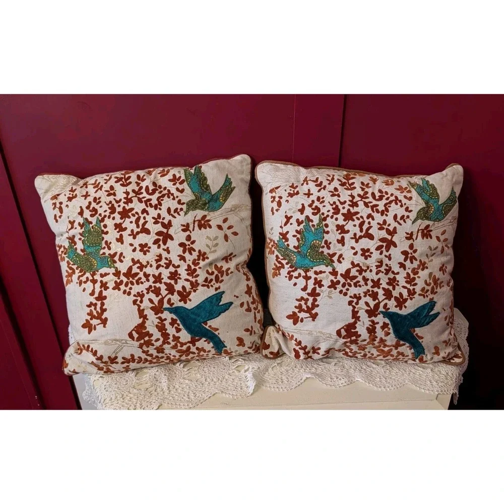 Set Of 2 Pier 1 EmbroideredHummingbird Tree Throw Pillows Gold‎ Brown Red 17
